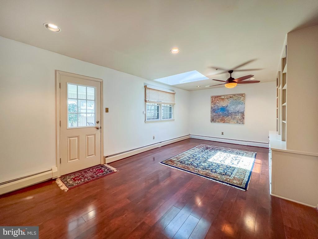 HILLWOOD TERR - Residential