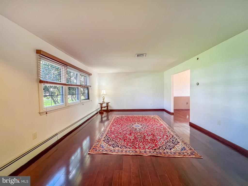 HILLWOOD TERR - Residential