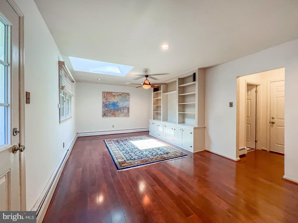 HILLWOOD TERR - Residential