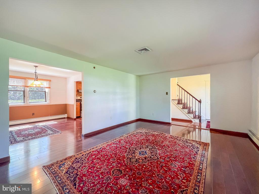 HILLWOOD TERR - Residential