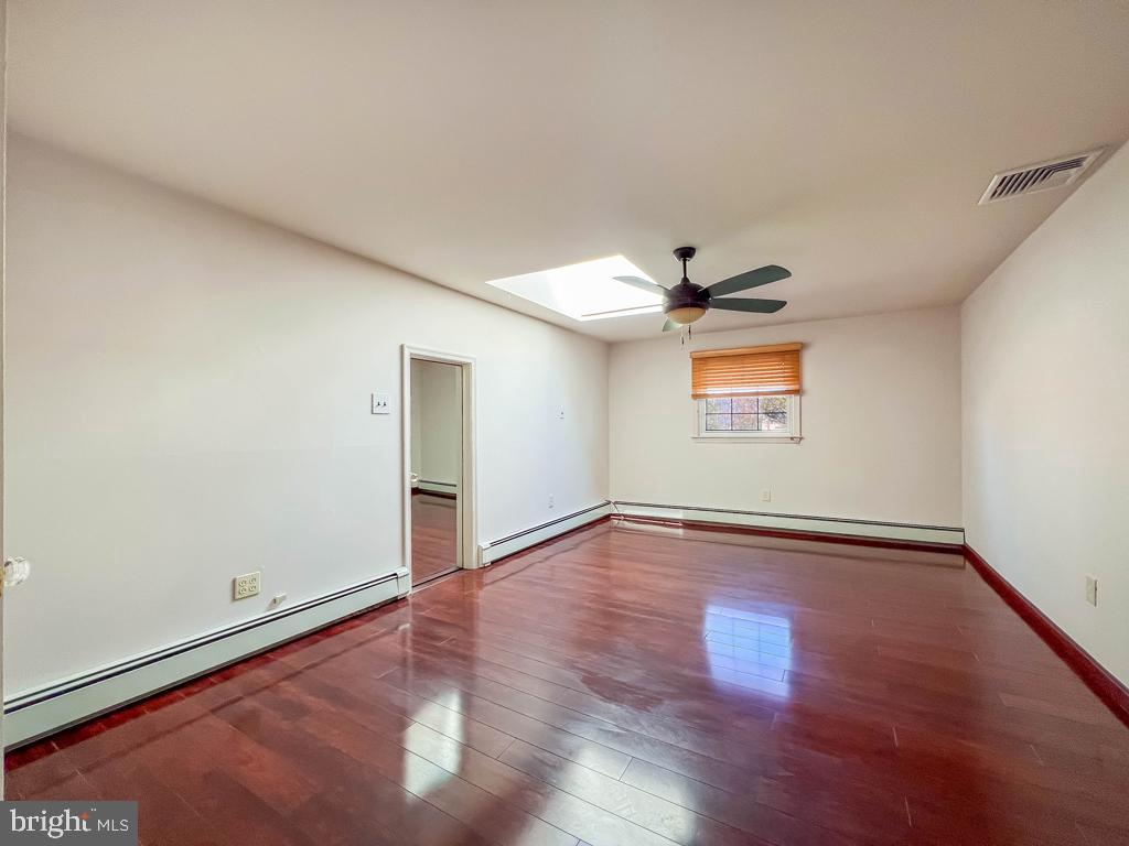 HILLWOOD TERR - Residential