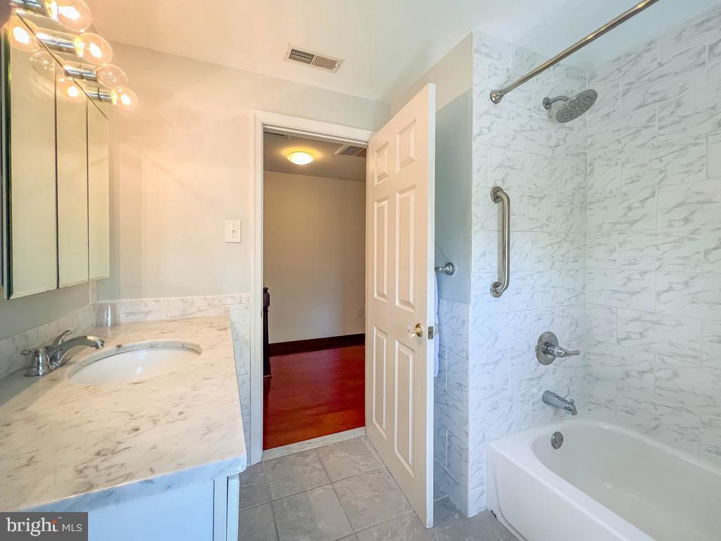 HILLWOOD TERR - Residential