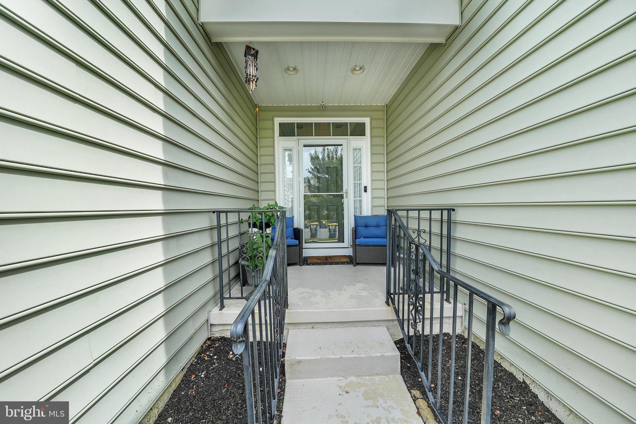 535 STONEHAVEN DRIVE