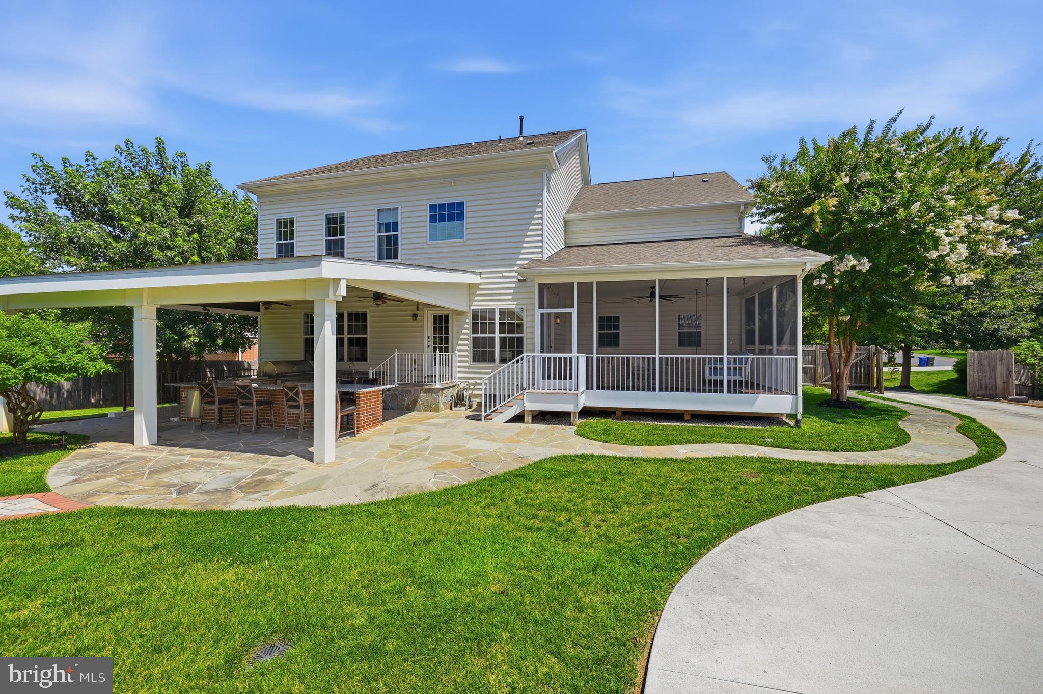 3809 COLONIAL AVENUE