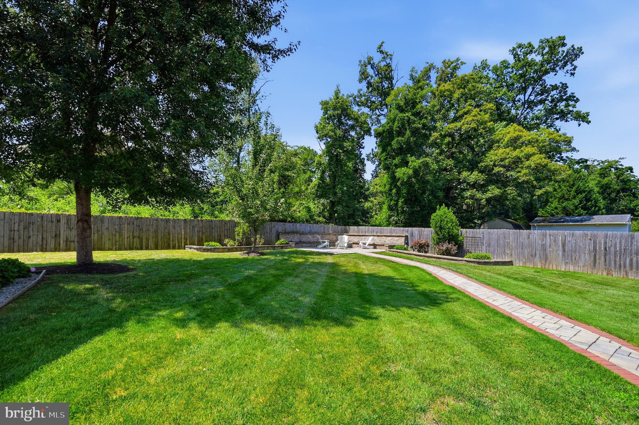 3809 COLONIAL AVENUE