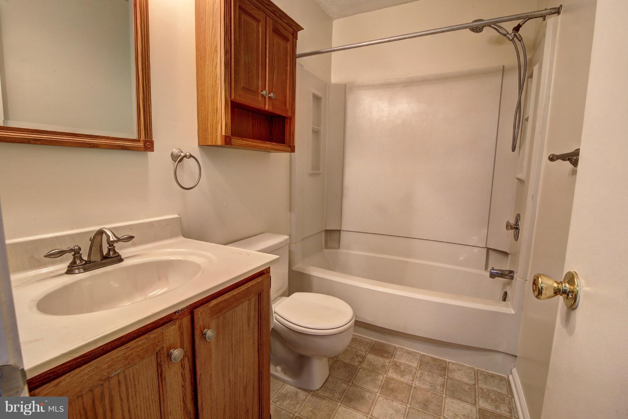 POTOMAC VILLAGE - Residential