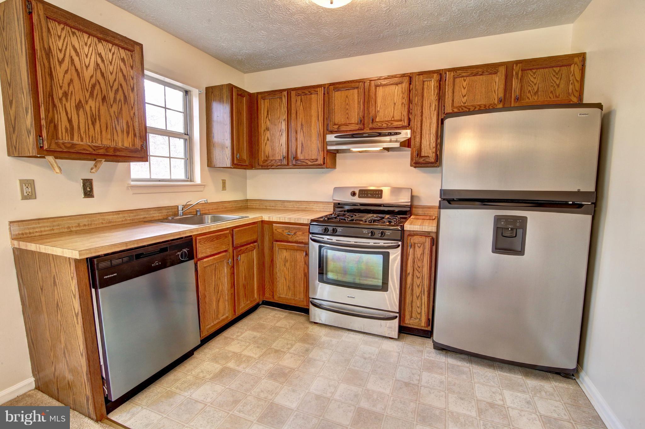 POTOMAC VILLAGE - Residential