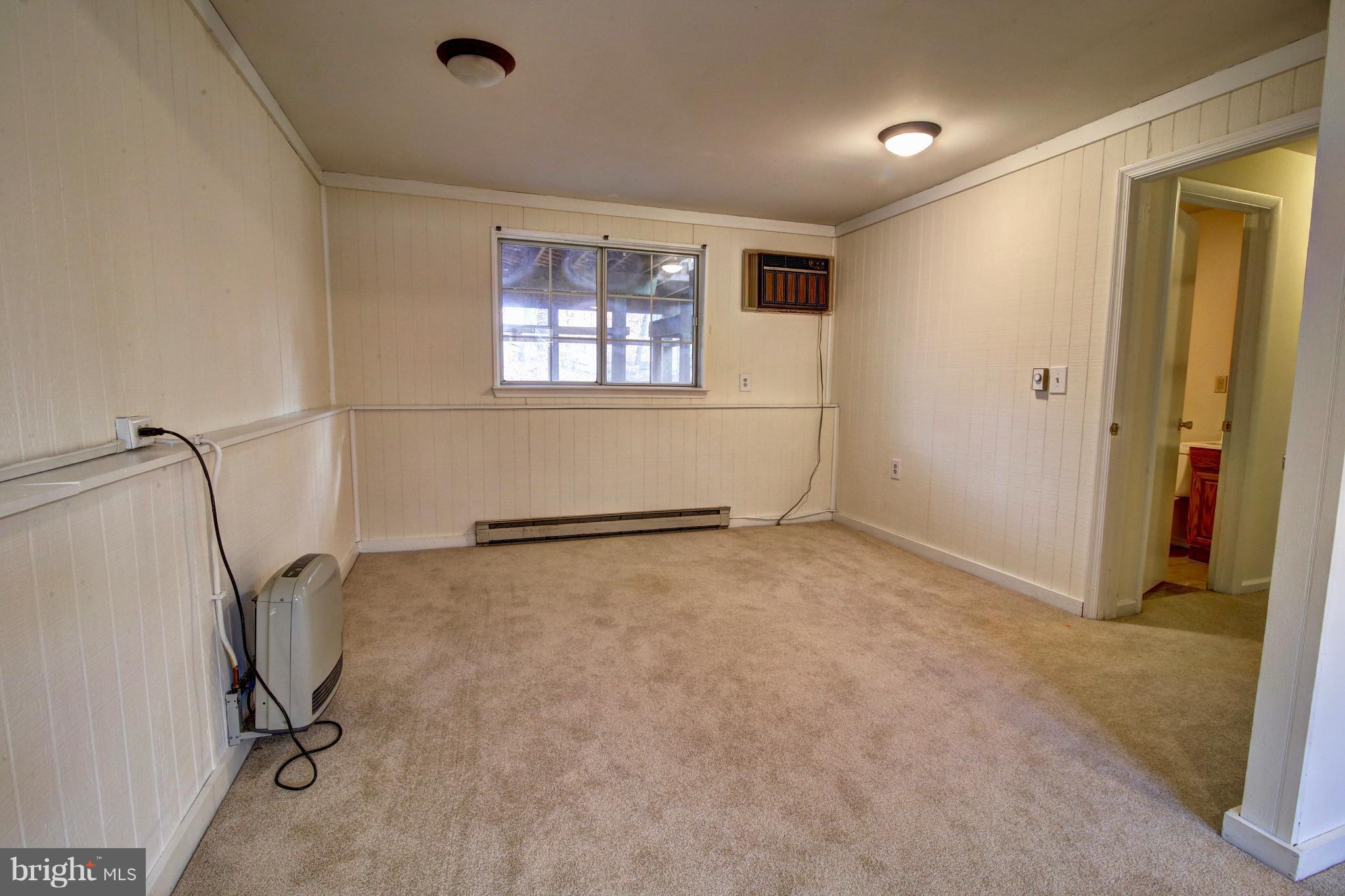 POTOMAC VILLAGE - Residential