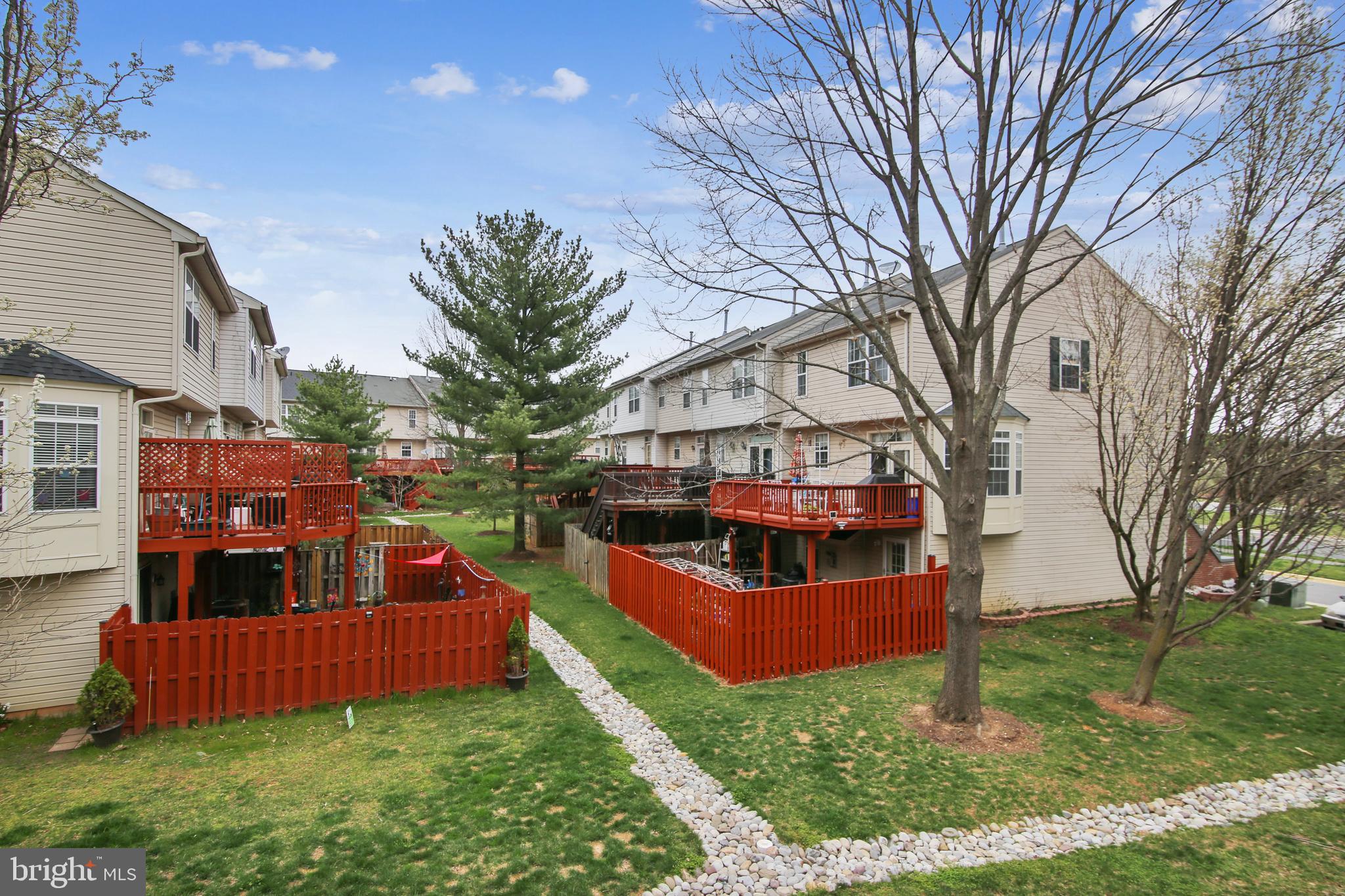 CLOVERLEAF - Residential