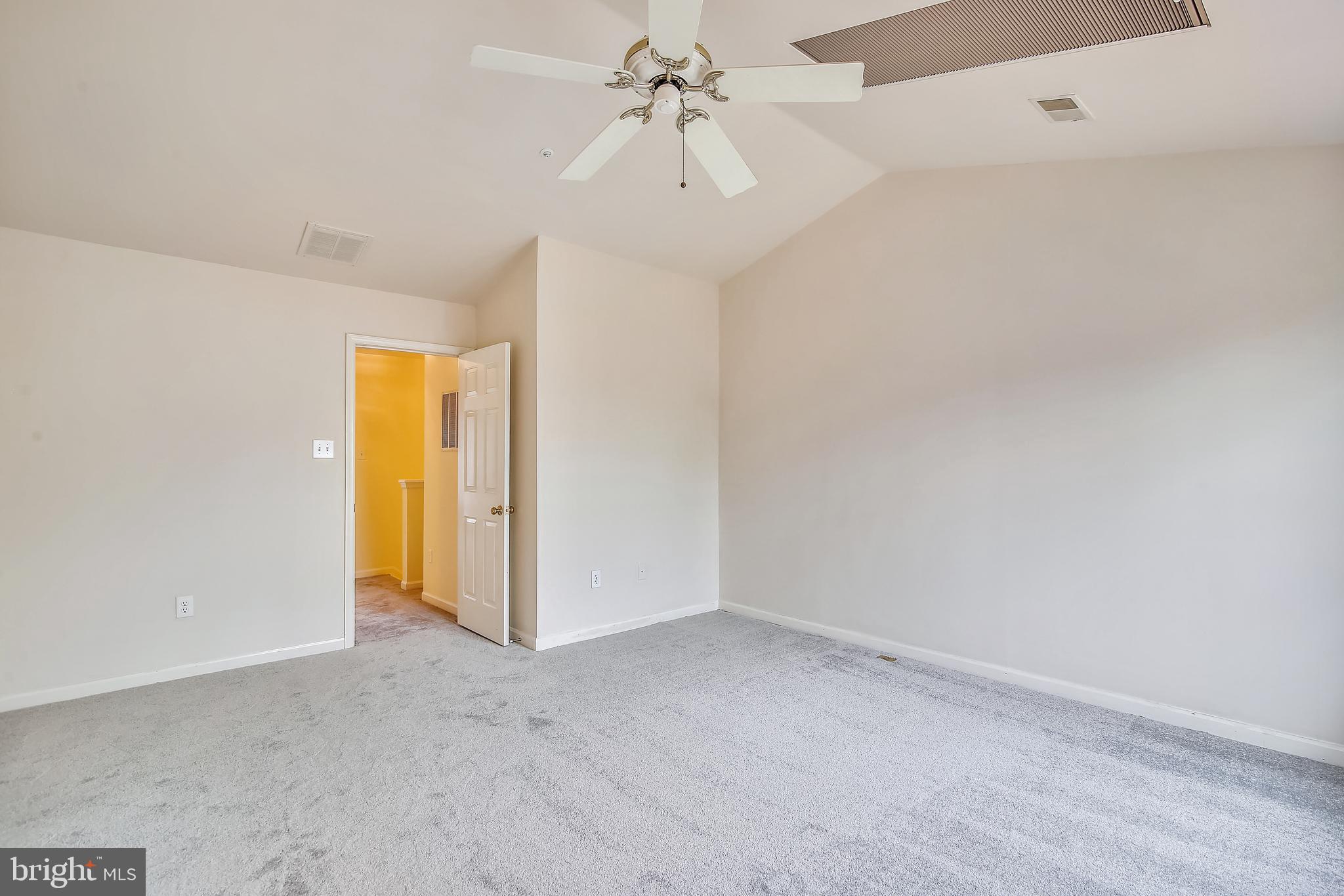 CLOVERLEAF - Residential