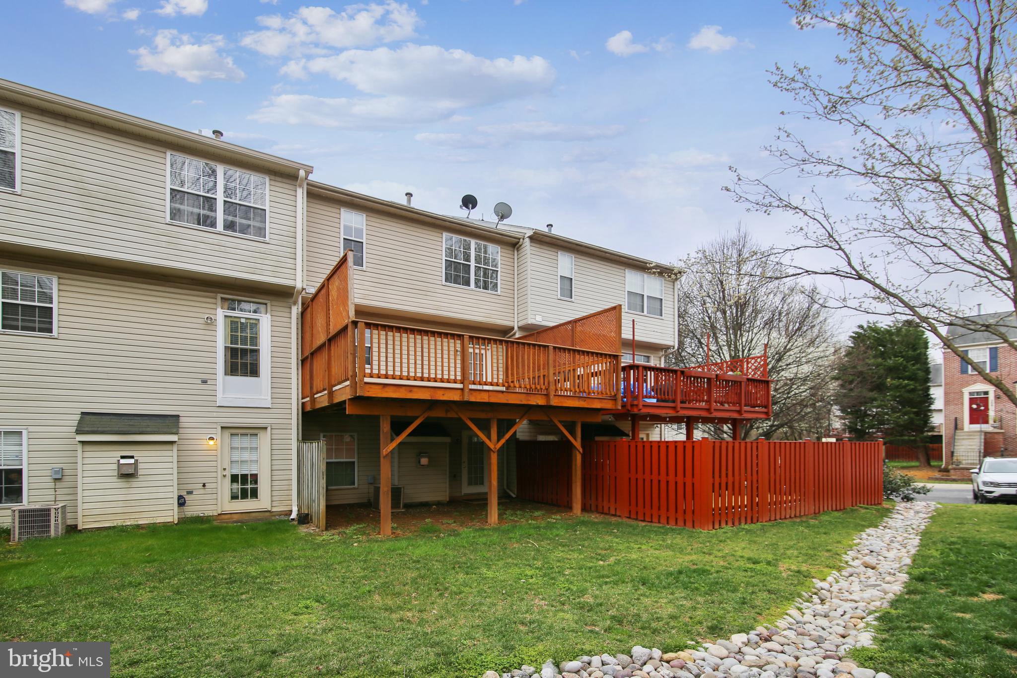 CLOVERLEAF - Residential