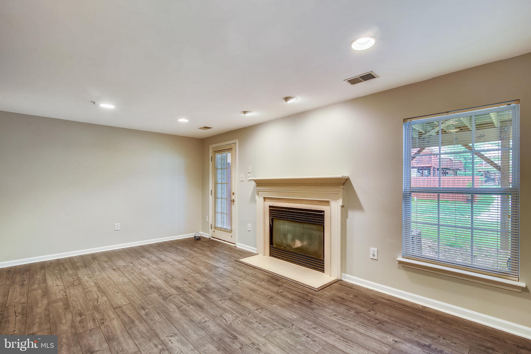 CLOVERLEAF - Residential