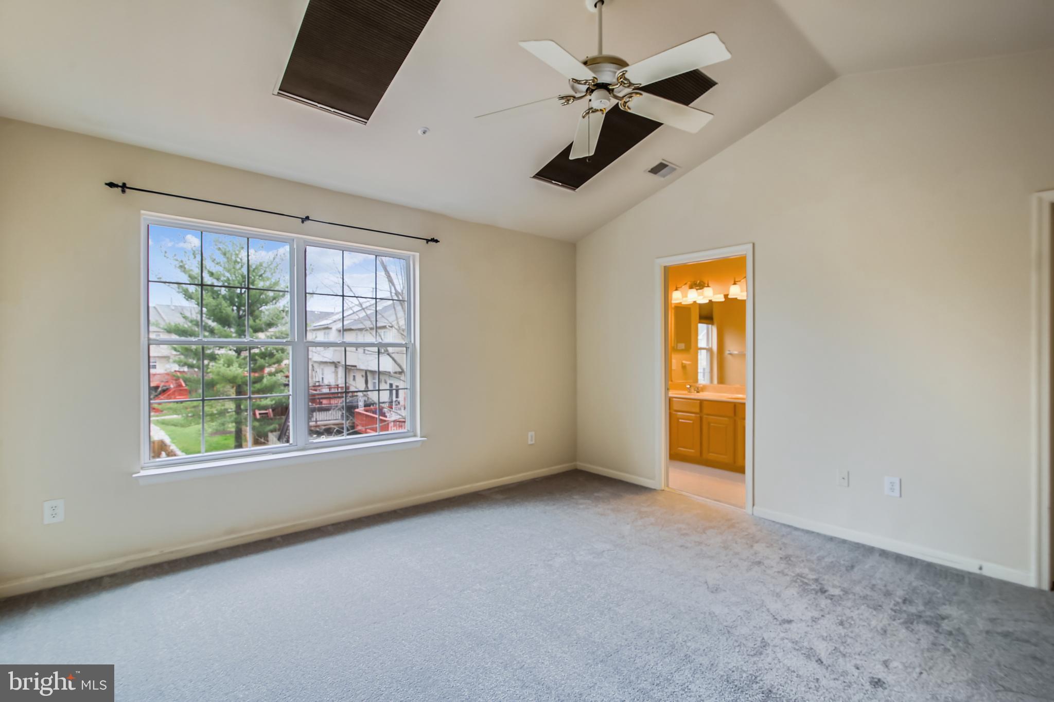 CLOVERLEAF - Residential
