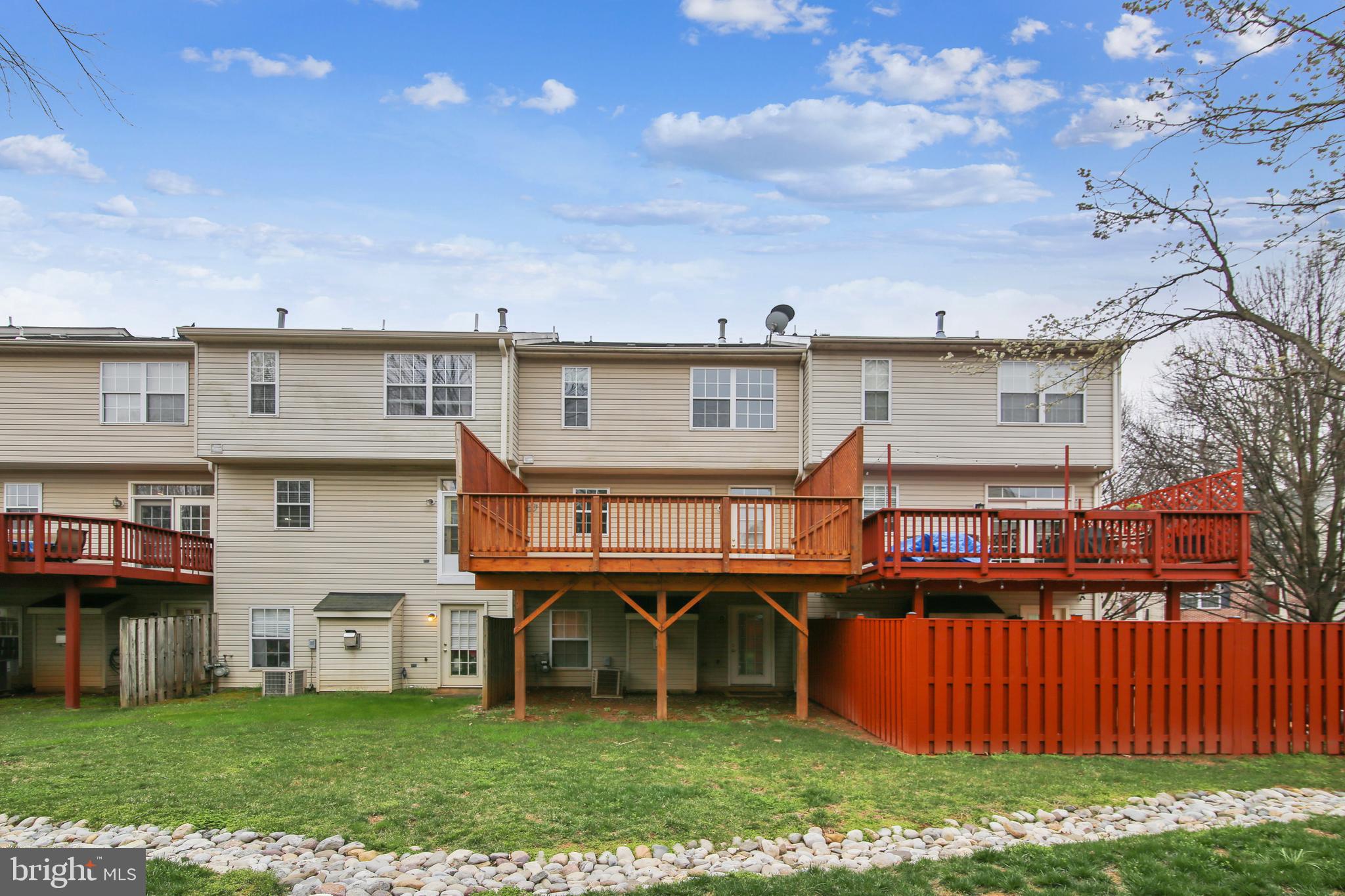 CLOVERLEAF - Residential