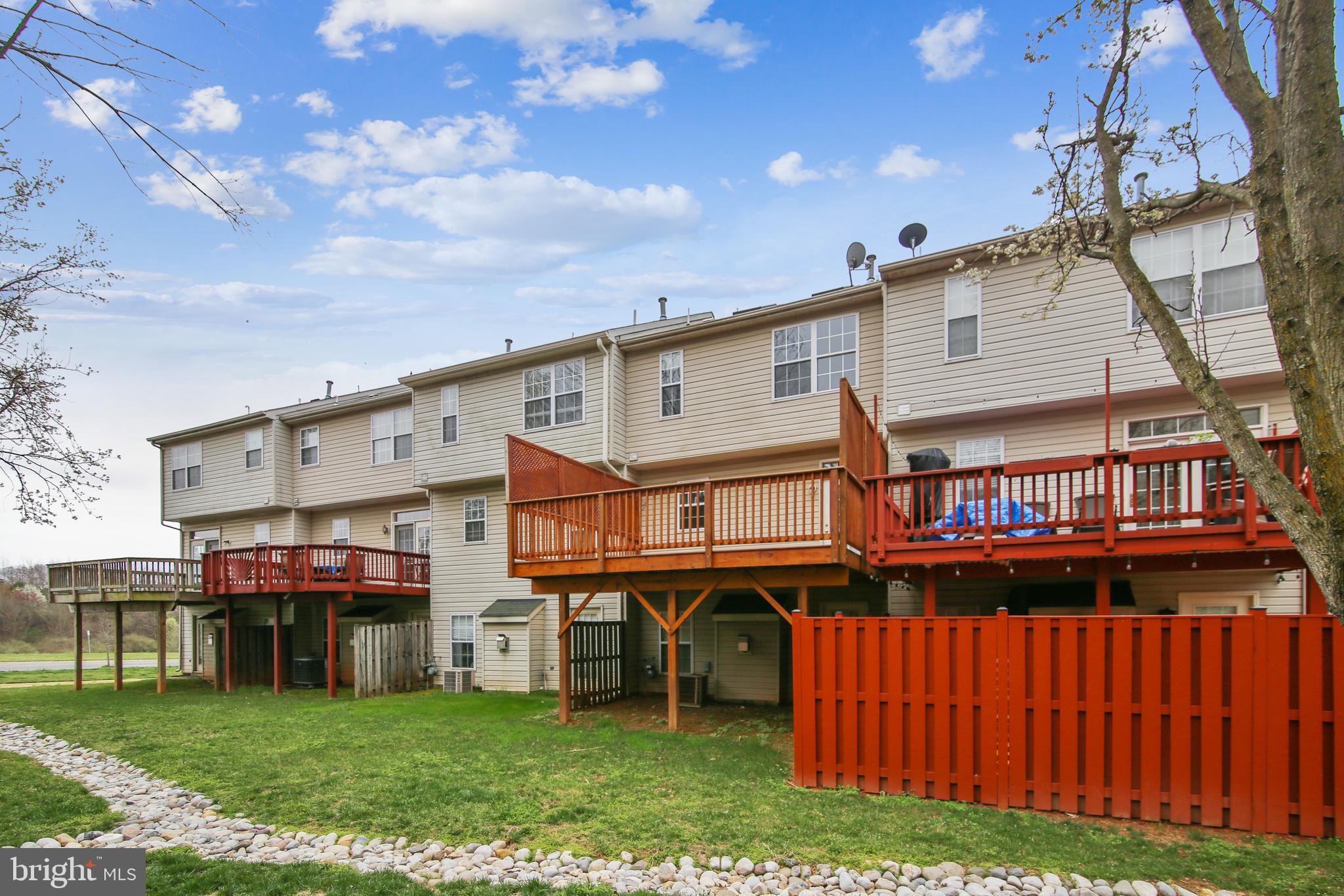 CLOVERLEAF - Residential