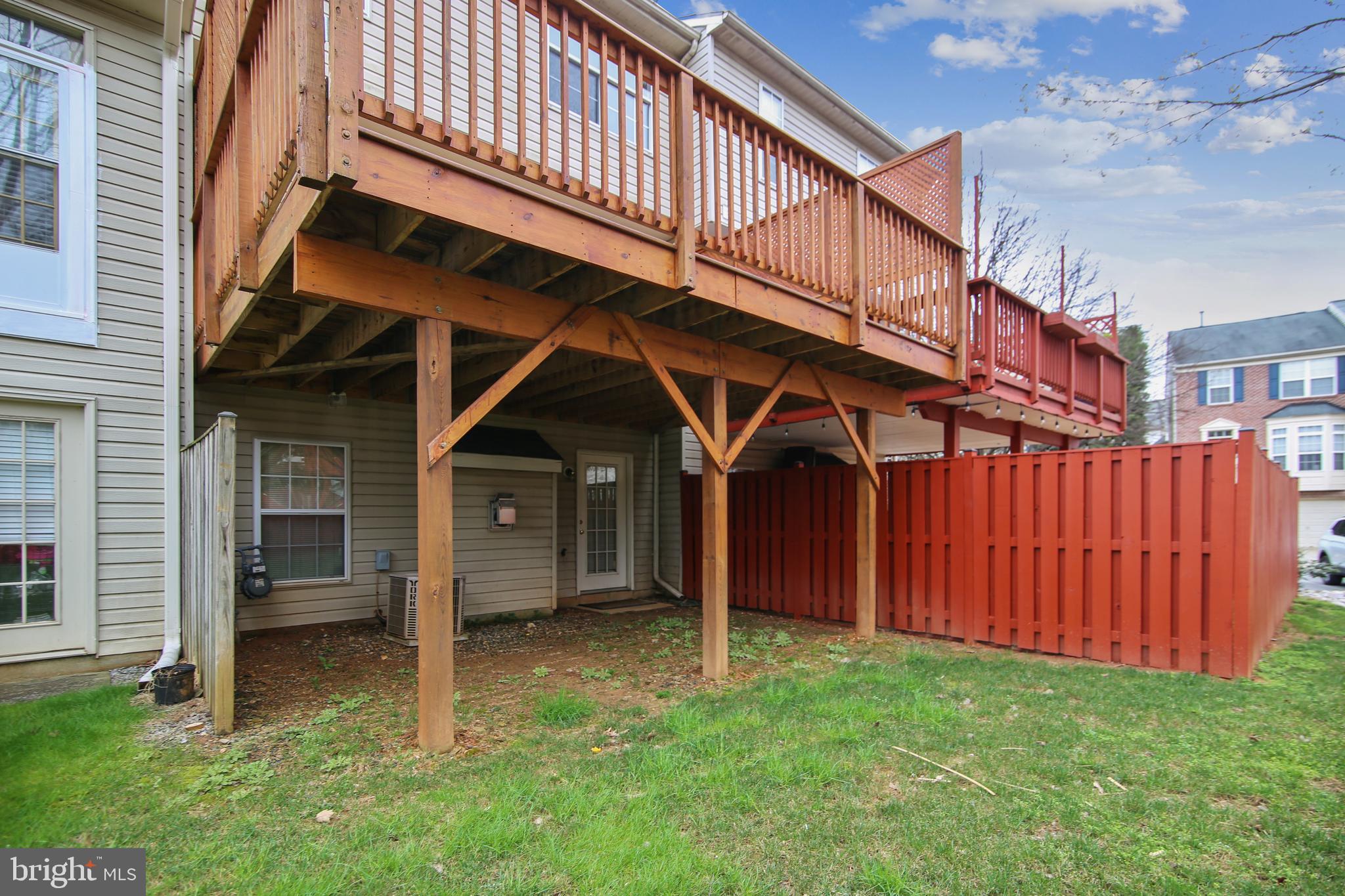 CLOVERLEAF - Residential