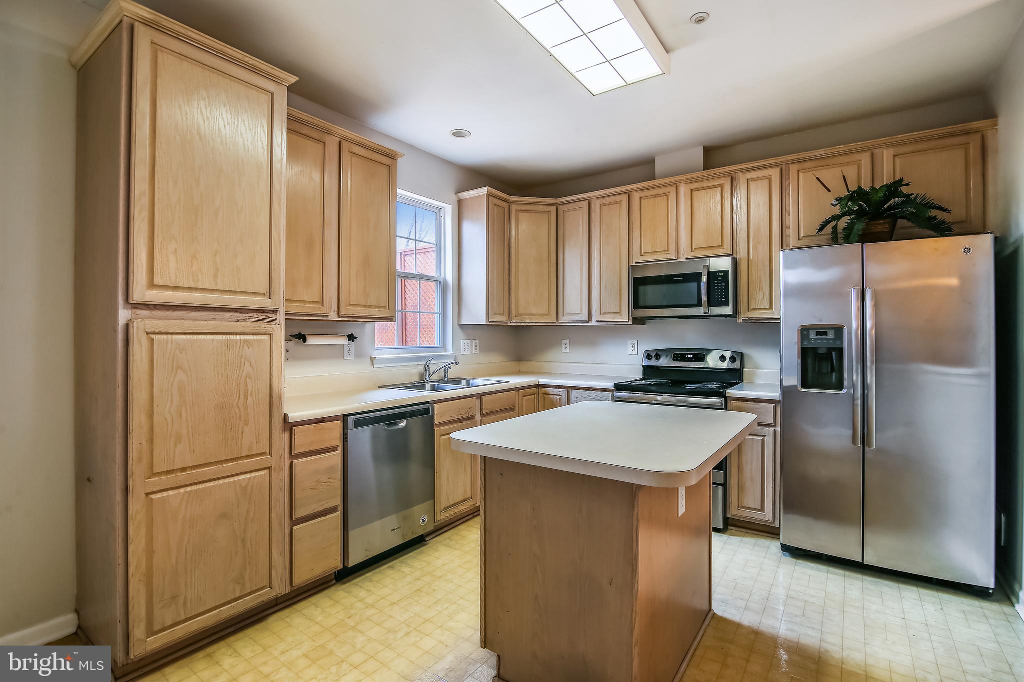 CLOVERLEAF - Residential