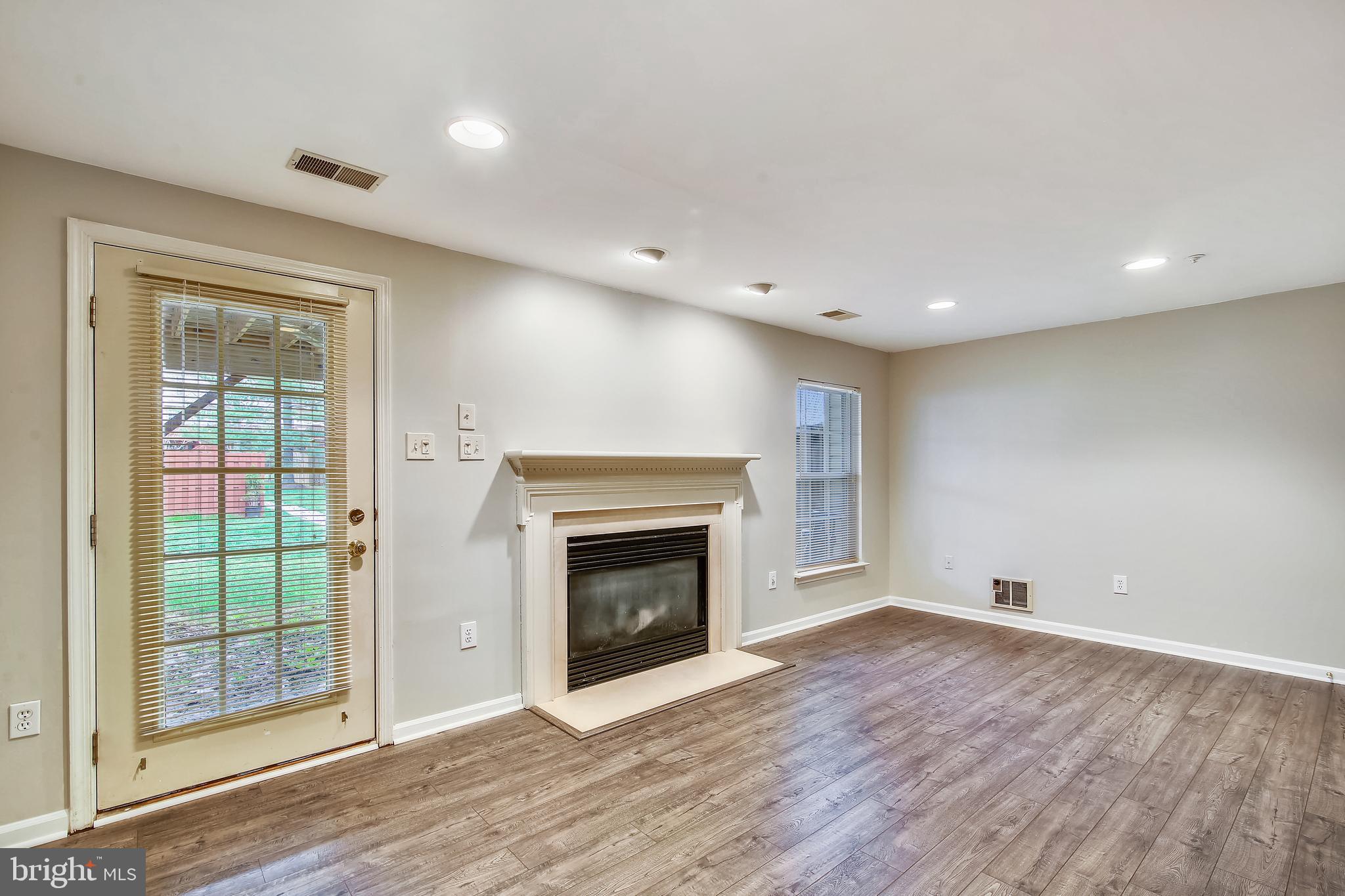 CLOVERLEAF - Residential