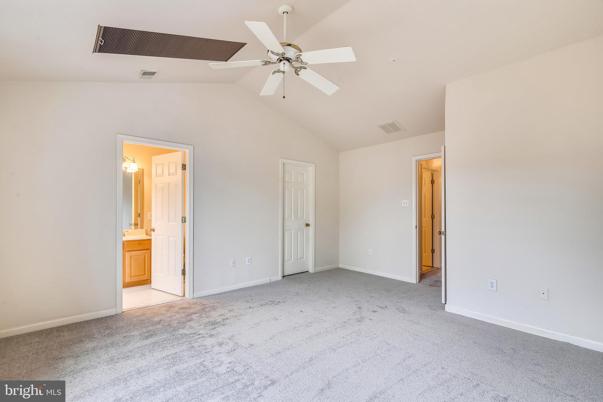 CLOVERLEAF - Residential