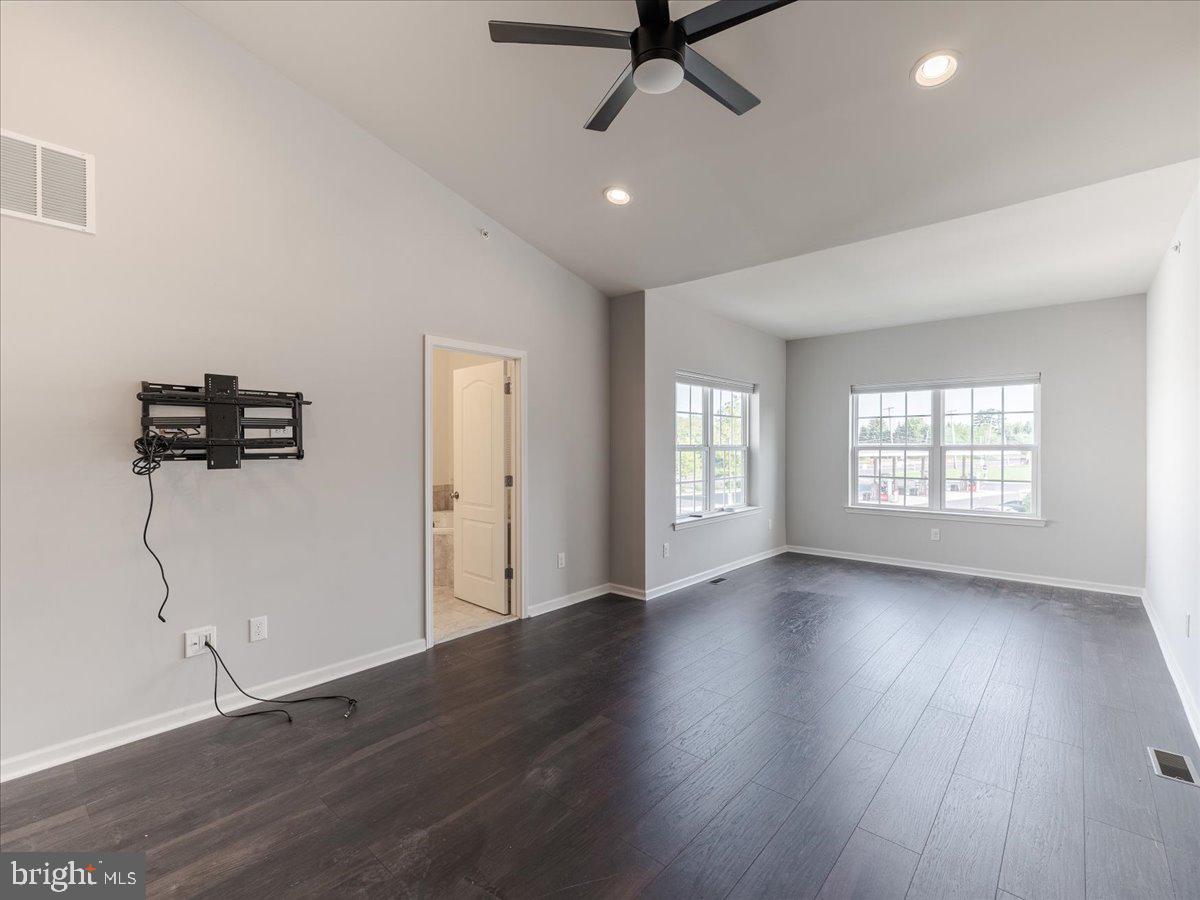 HIGHGROVE MANOR - Residential Lease