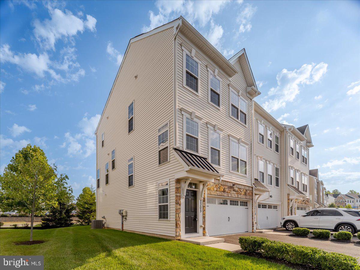 HIGHGROVE MANOR - Residential Lease