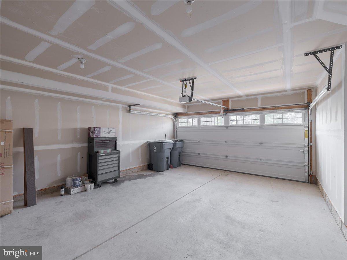 HIGHGROVE MANOR - Residential Lease