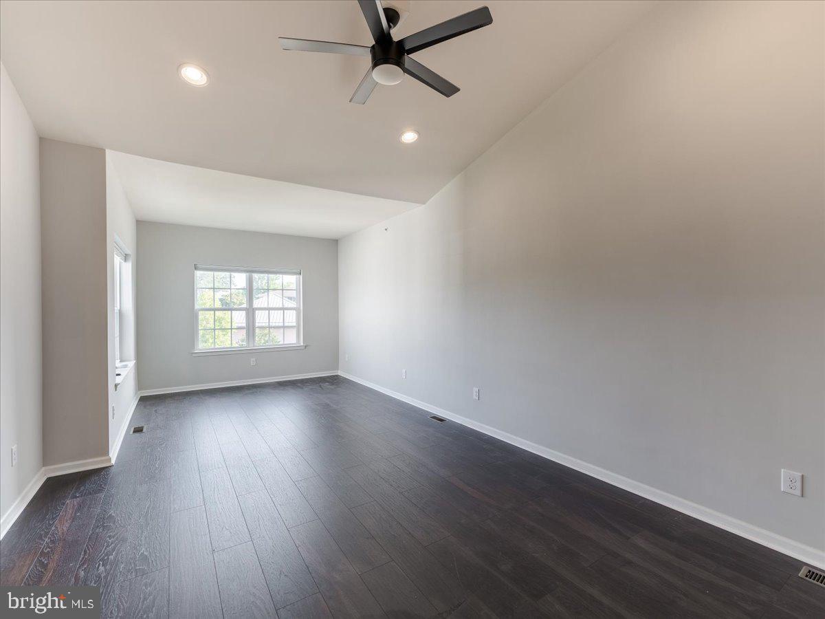 HIGHGROVE MANOR - Residential Lease