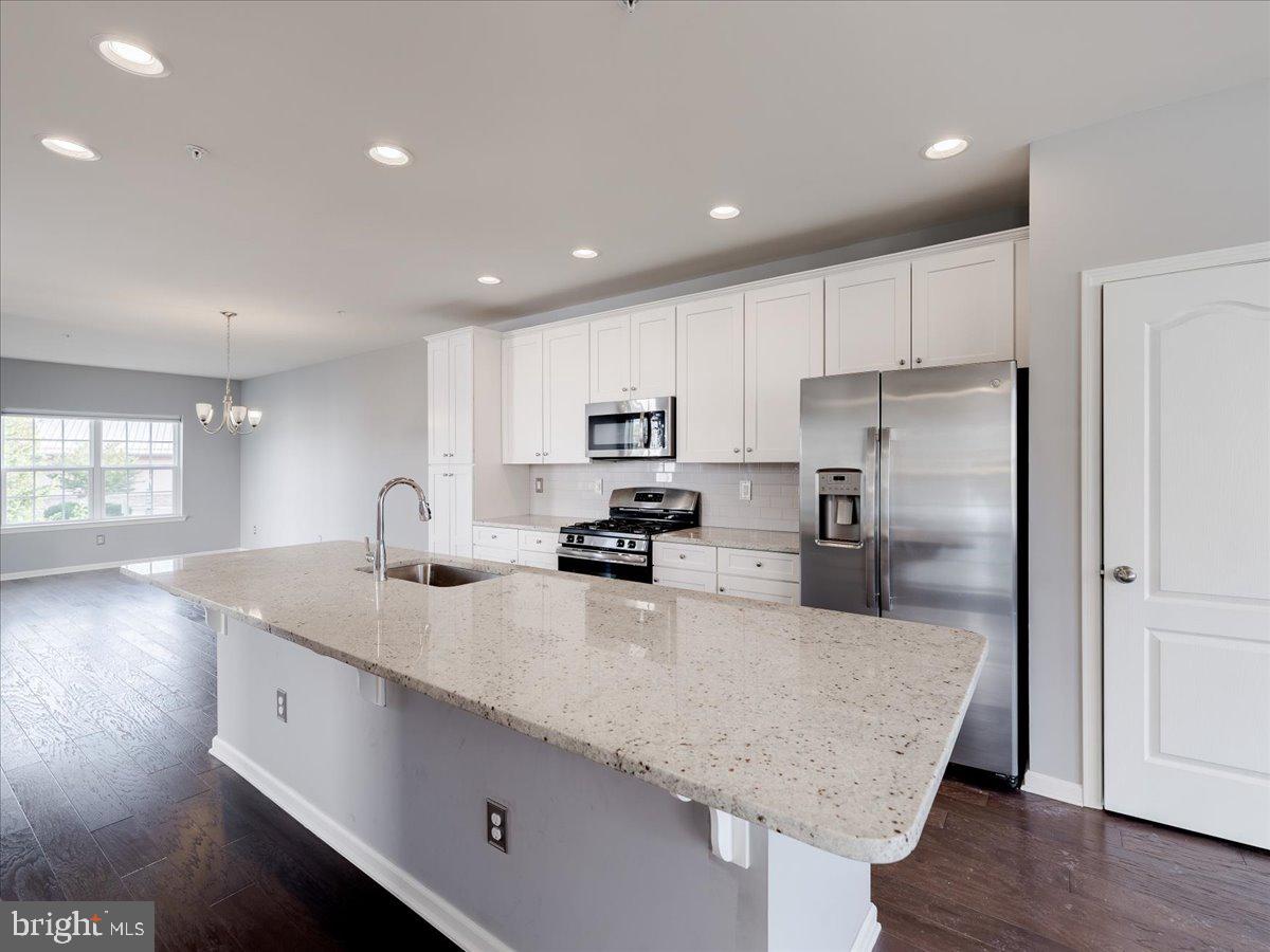 HIGHGROVE MANOR - Residential Lease