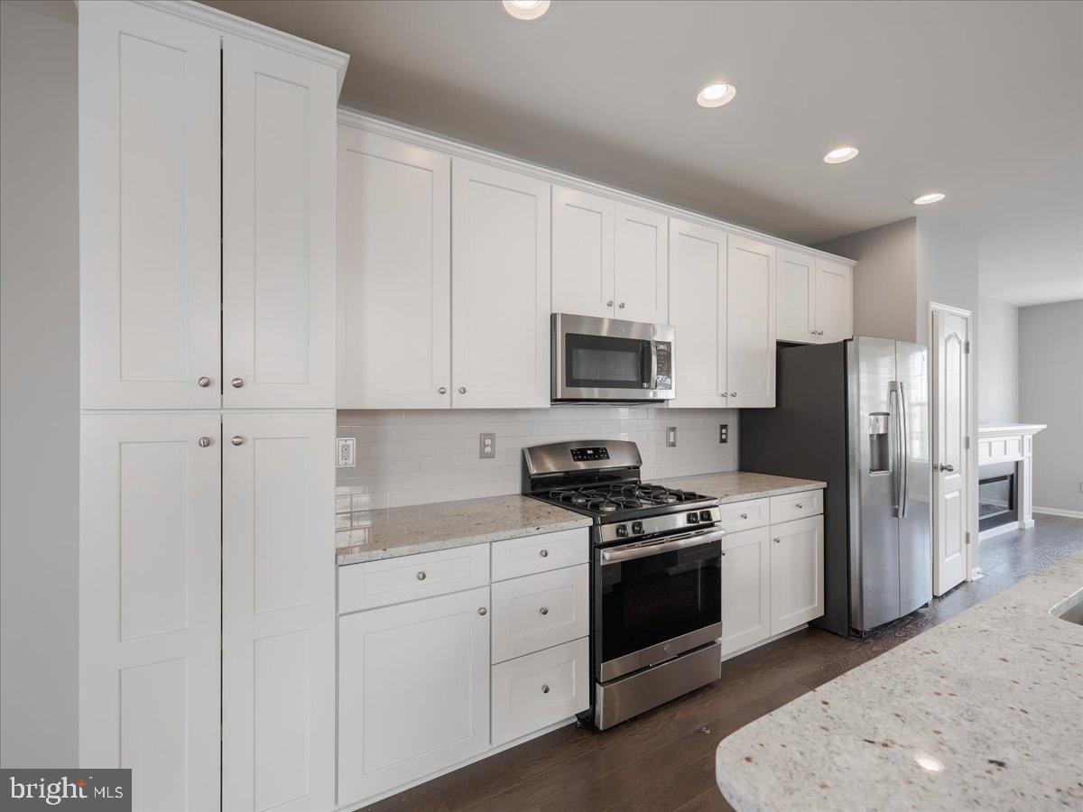 HIGHGROVE MANOR - Residential Lease