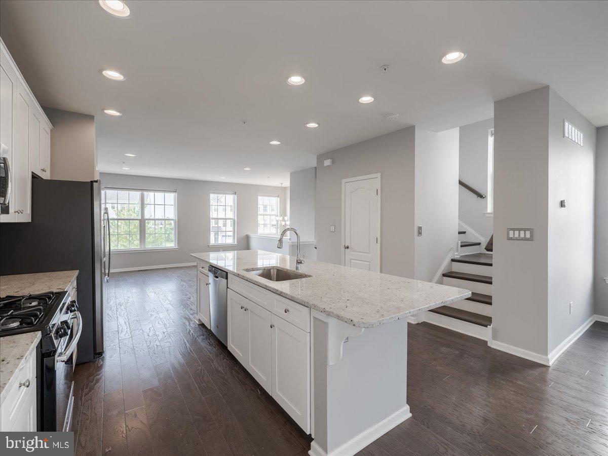 HIGHGROVE MANOR - Residential Lease