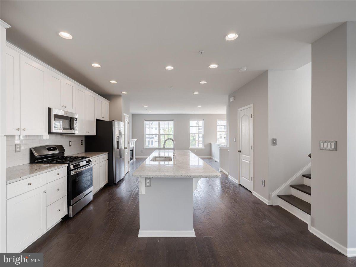 HIGHGROVE MANOR - Residential Lease