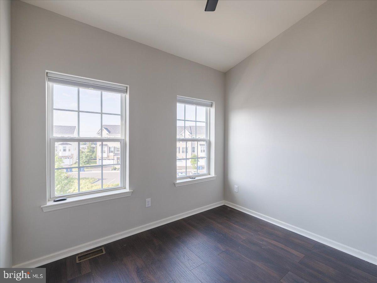 HIGHGROVE MANOR - Residential Lease