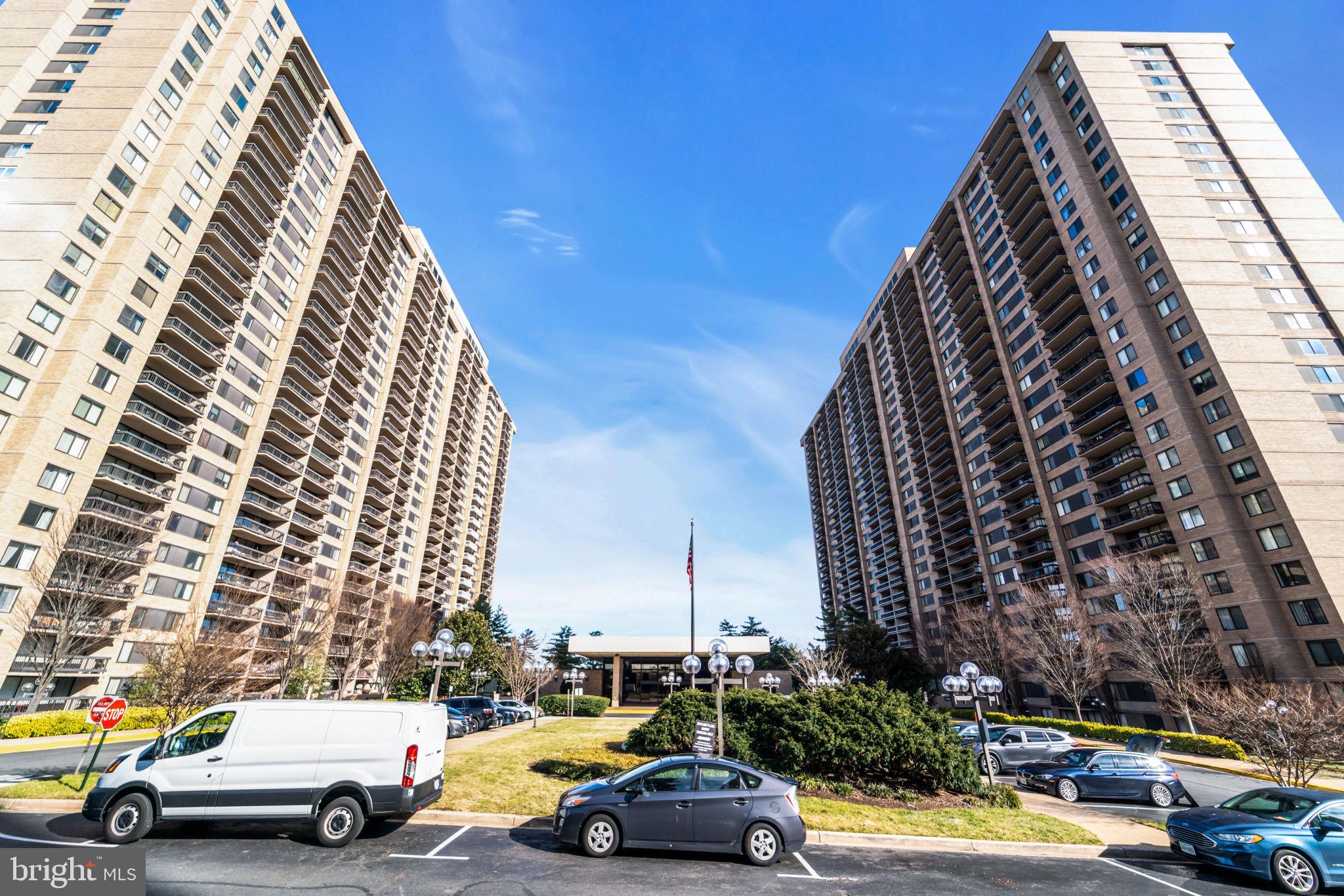 SKYLINE SQUARE CONDO - Residential