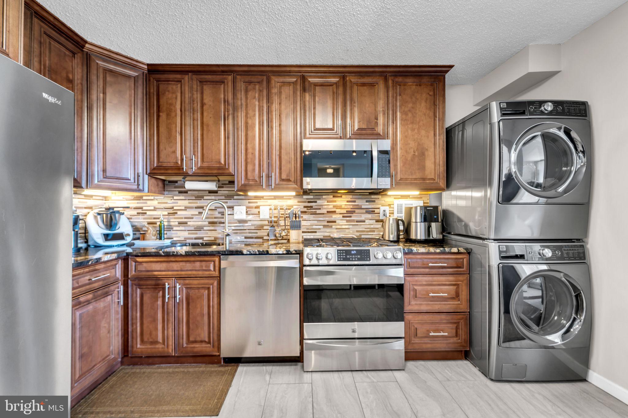 SKYLINE SQUARE CONDO - Residential