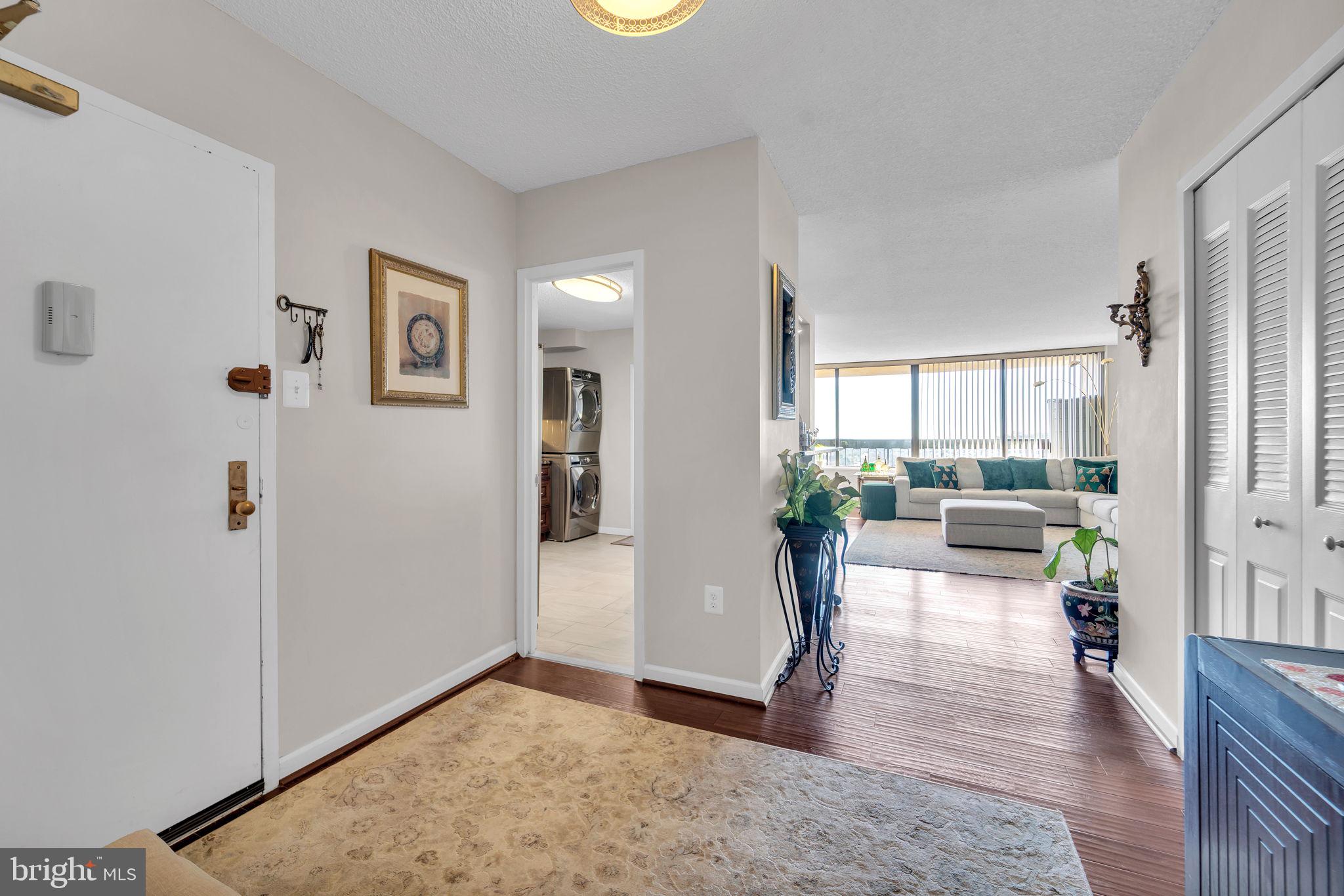 SKYLINE SQUARE CONDO - Residential