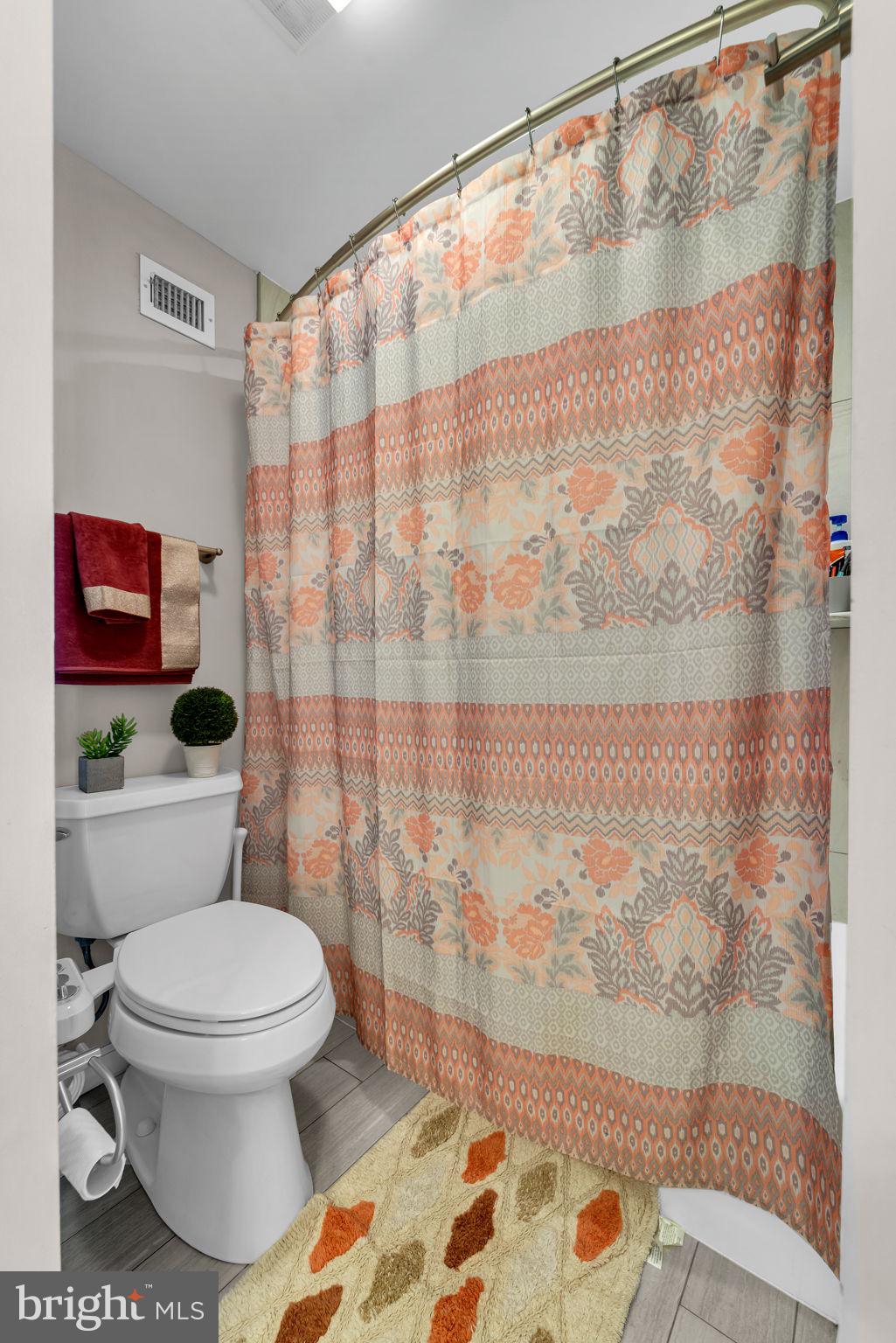 SKYLINE SQUARE CONDO - Residential