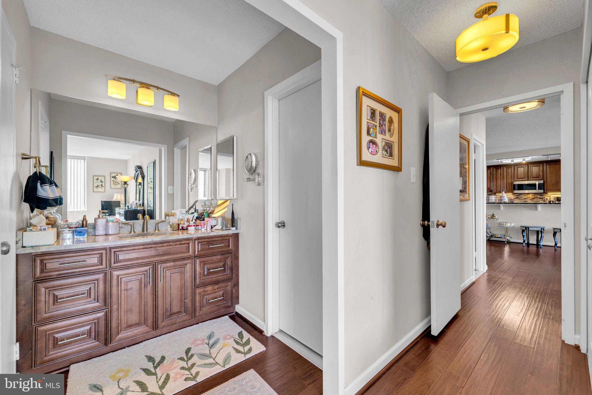 SKYLINE SQUARE CONDO - Residential