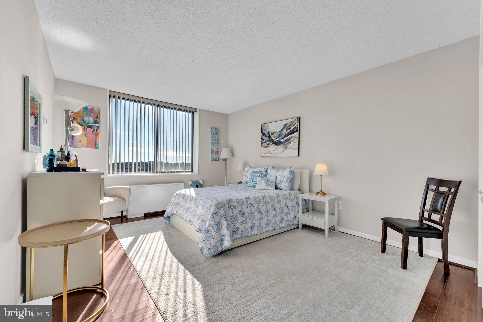 SKYLINE SQUARE CONDO - Residential