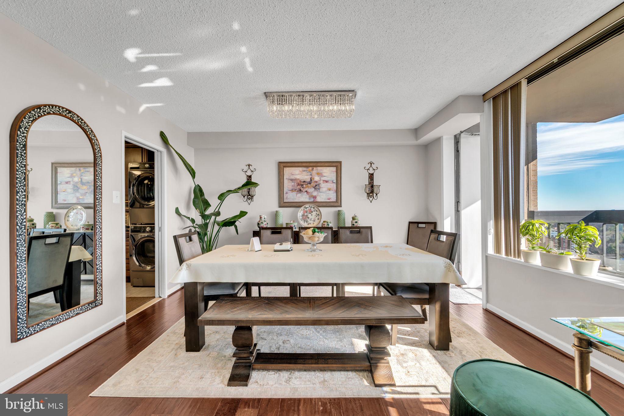 SKYLINE SQUARE CONDO - Residential