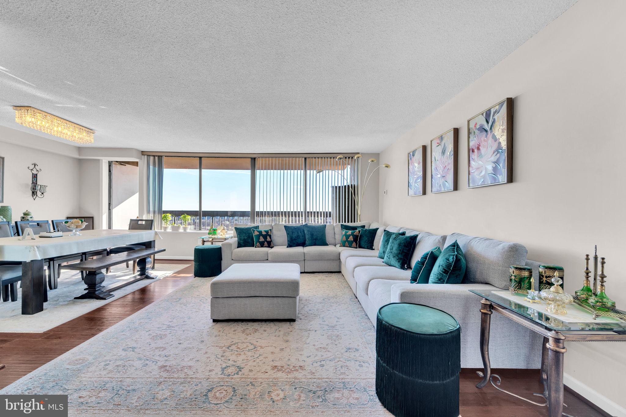 SKYLINE SQUARE CONDO - Residential