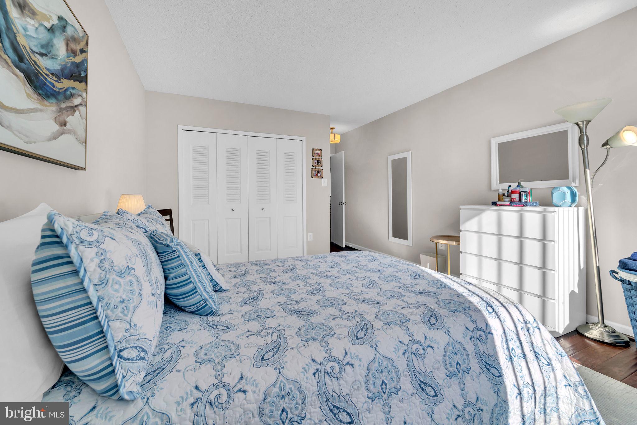 SKYLINE SQUARE CONDO - Residential