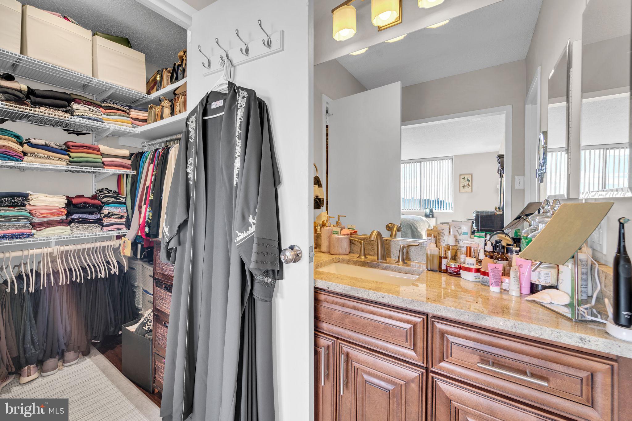 SKYLINE SQUARE CONDO - Residential