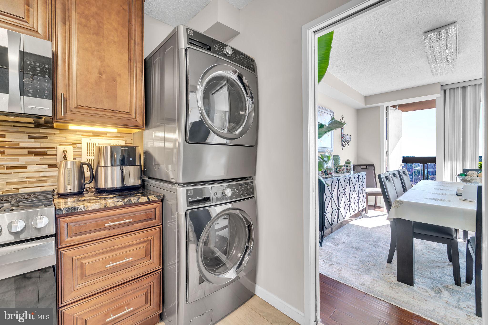 SKYLINE SQUARE CONDO - Residential