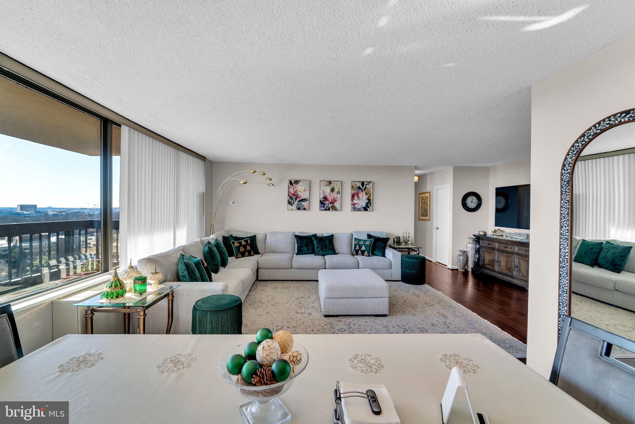 SKYLINE SQUARE CONDO - Residential