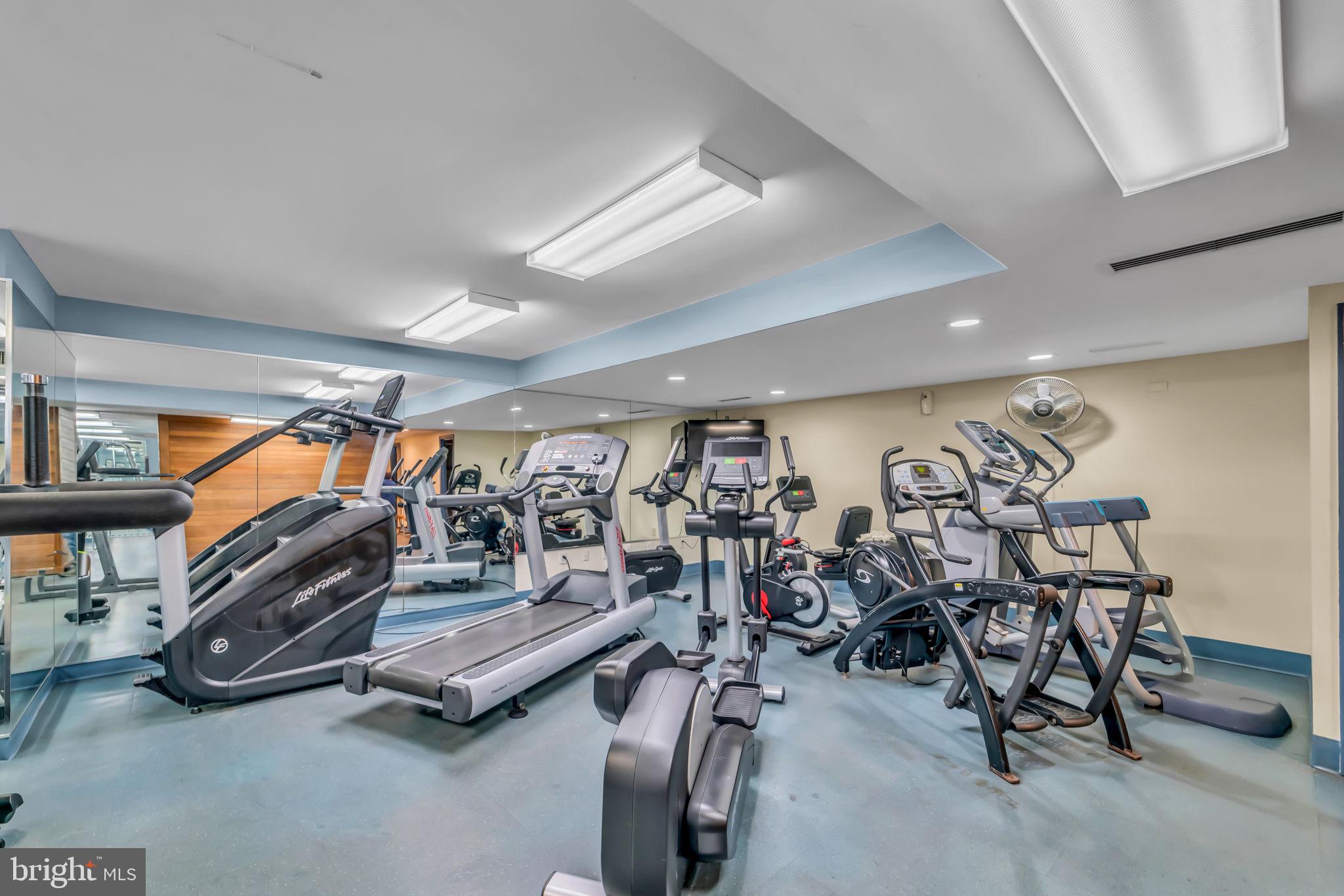 SKYLINE SQUARE CONDO - Residential