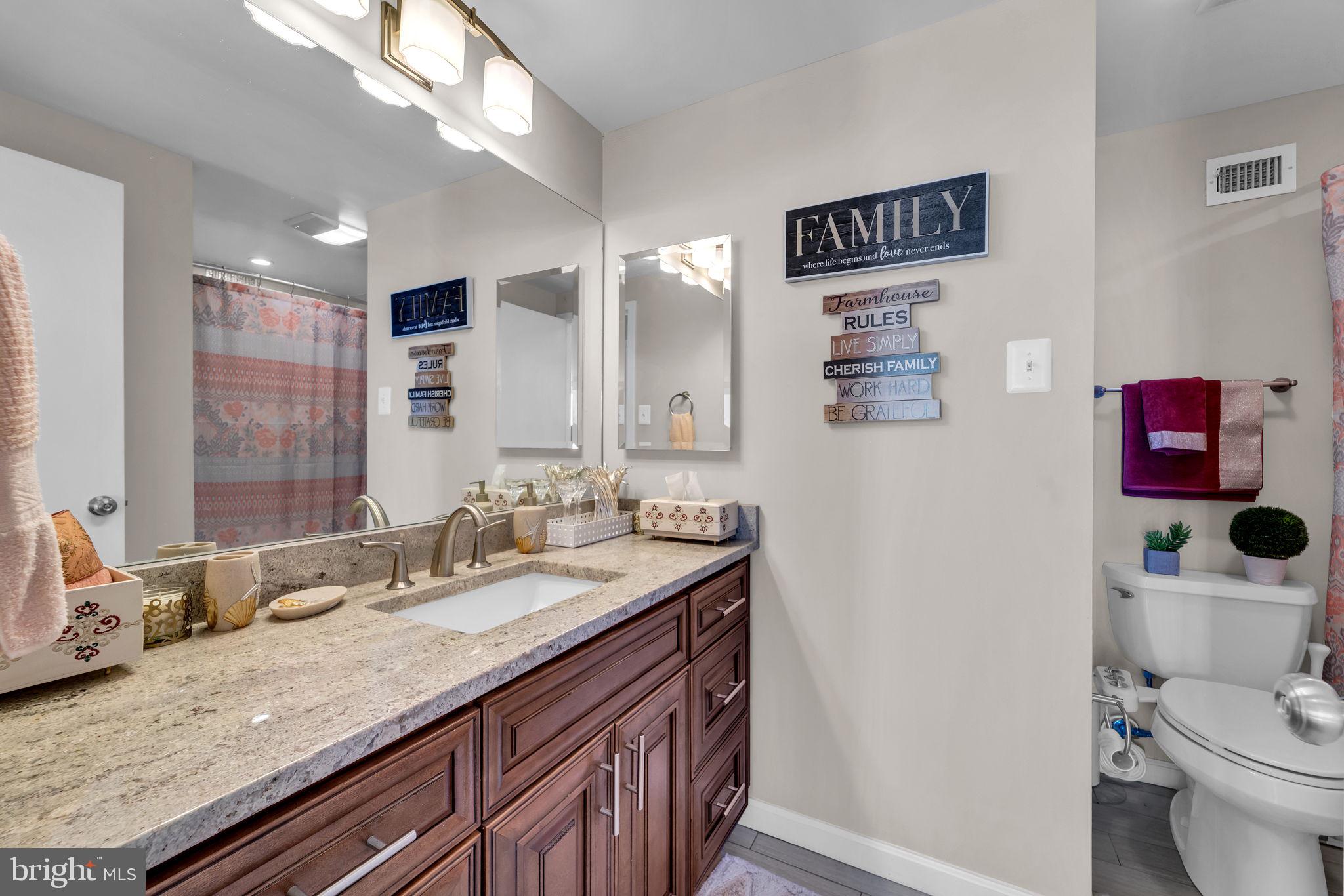 SKYLINE SQUARE CONDO - Residential