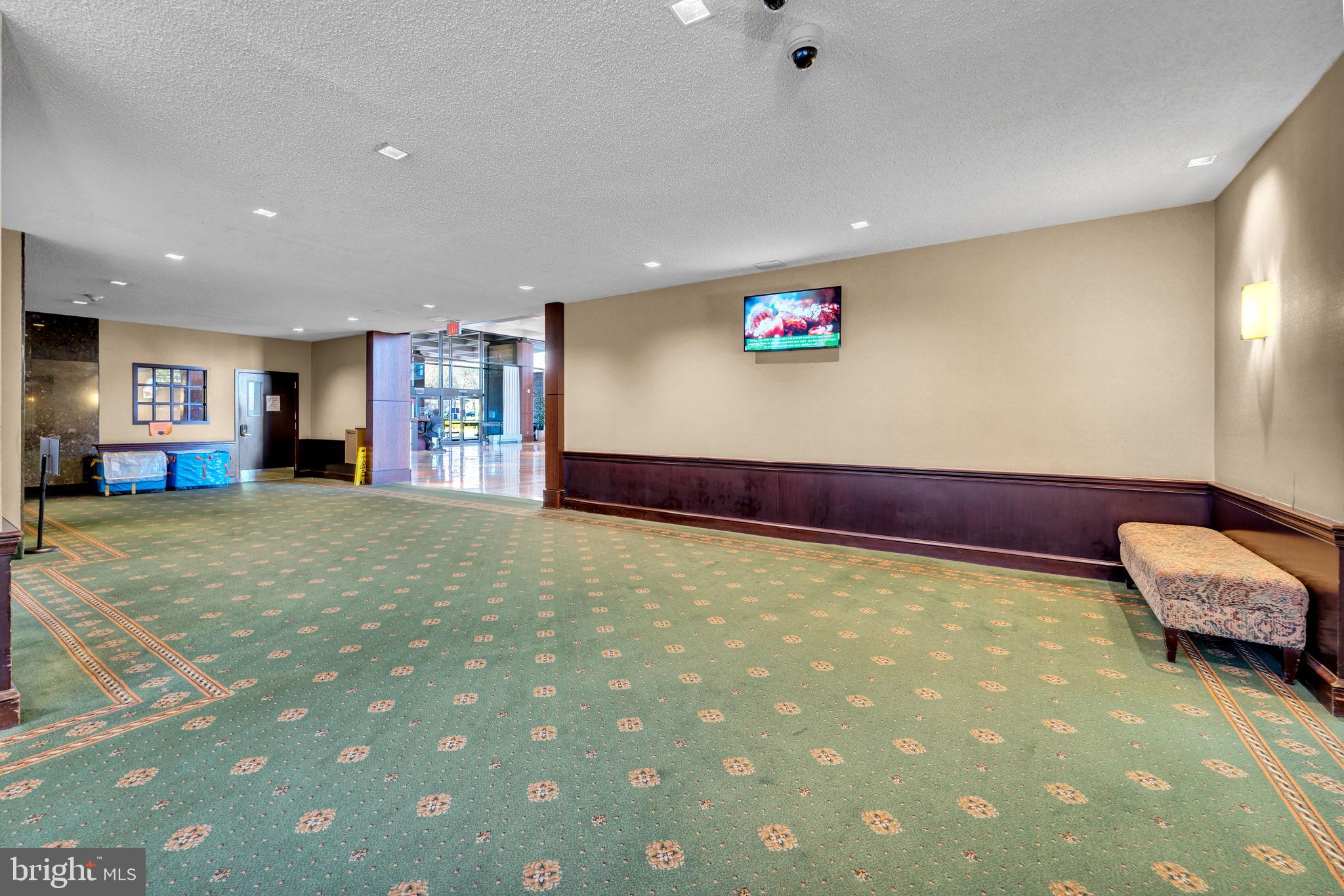 SKYLINE SQUARE CONDO - Residential