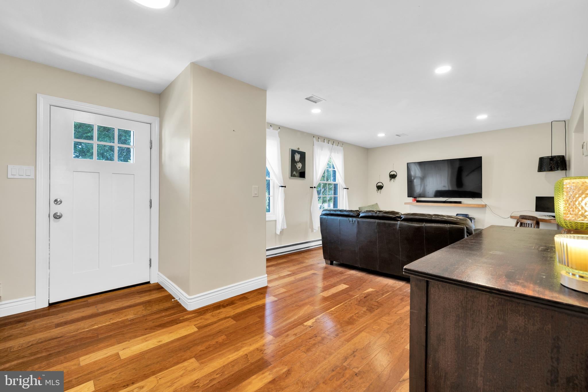 4 SUNSET DRIVE
