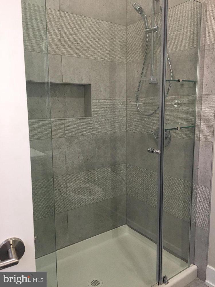 WASHINGTON SQ - Residential Lease