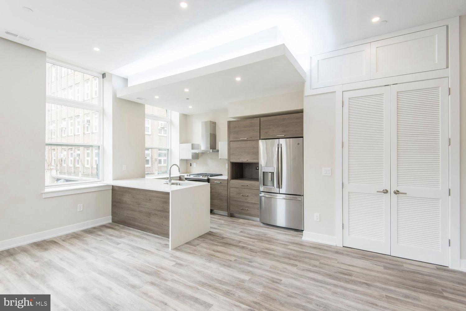 WASHINGTON SQ - Residential Lease